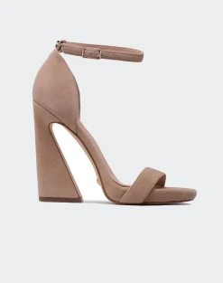 GUESS MORRA ΠΑΠΟΥΤΣΙ ΓΥΝΑΙΚΕΙΟ ( Ύψος τακουνιού: 11 εκ )